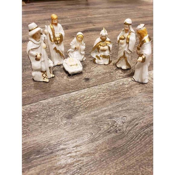 Nativity Scene Vintage 7 piece set, EUC - Picture 2 of 9